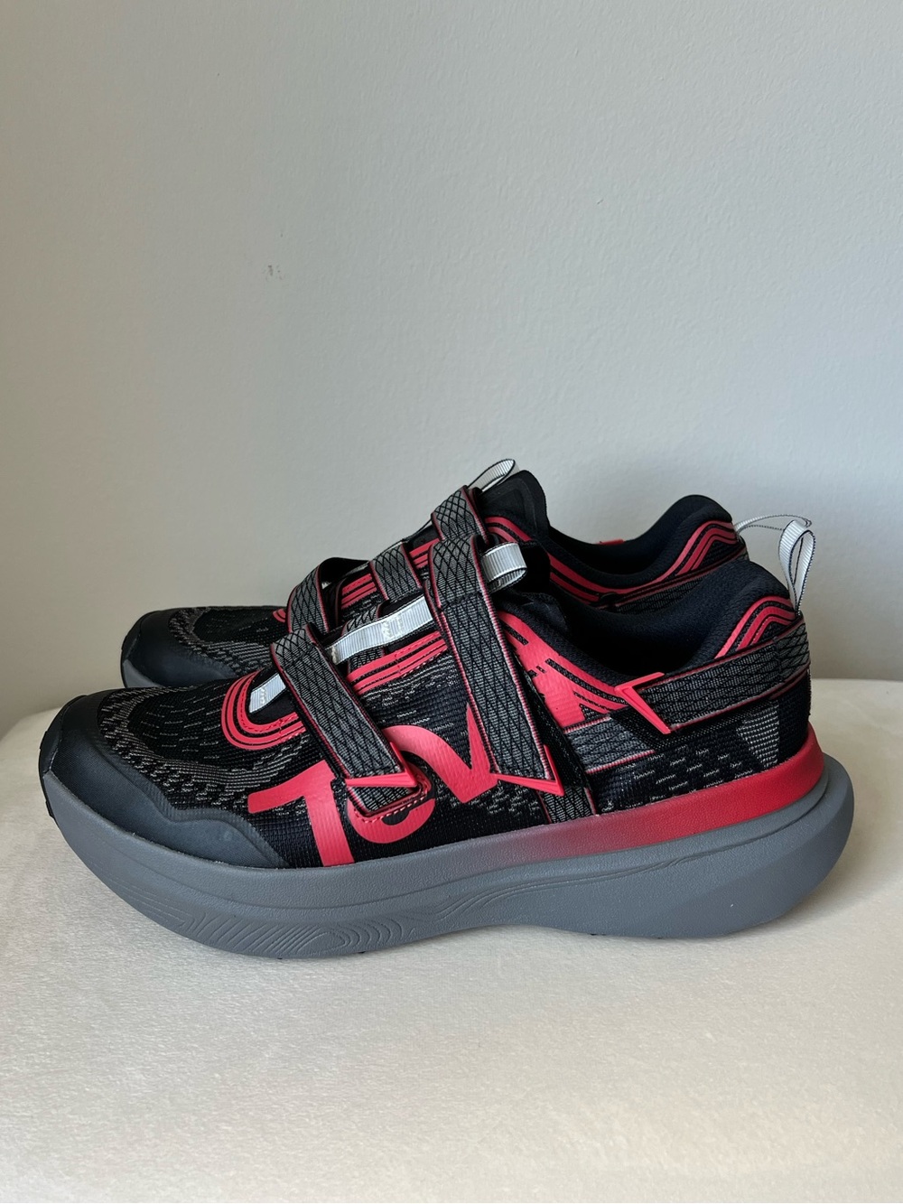 TEVA Aventrail Men’s Trail-Running Shoes Size 11
